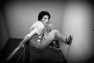 欧美老帅哥逛街自拍视频