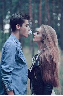 欧美情侣怀孕视频片段,欧美情侣甜蜜孕期生活片段曝光