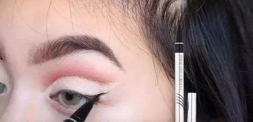 欧美眼妆视频讲解,打造深邃迷人电眼攻略