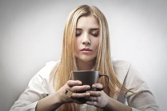 欧美孩子喝咖啡视频,从小品味咖啡的异国风情