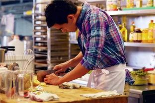 女生和女人做饭欧美视频,女生与女性在厨房的烹饪艺术之旅