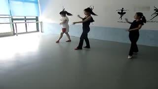 抽象欧美舞蹈教学视频,跟随视频轻松掌握抽象舞步技巧