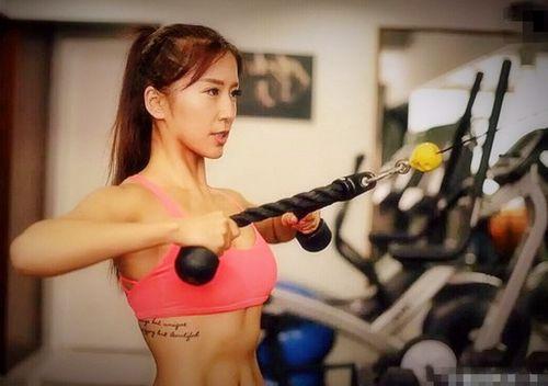 欧美健身视频精彩剪辑,燃情健身之旅！