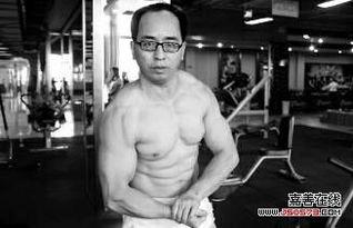 欧美农场肌肉大叔视频,欧美农场肌肉大叔的日常生活揭秘